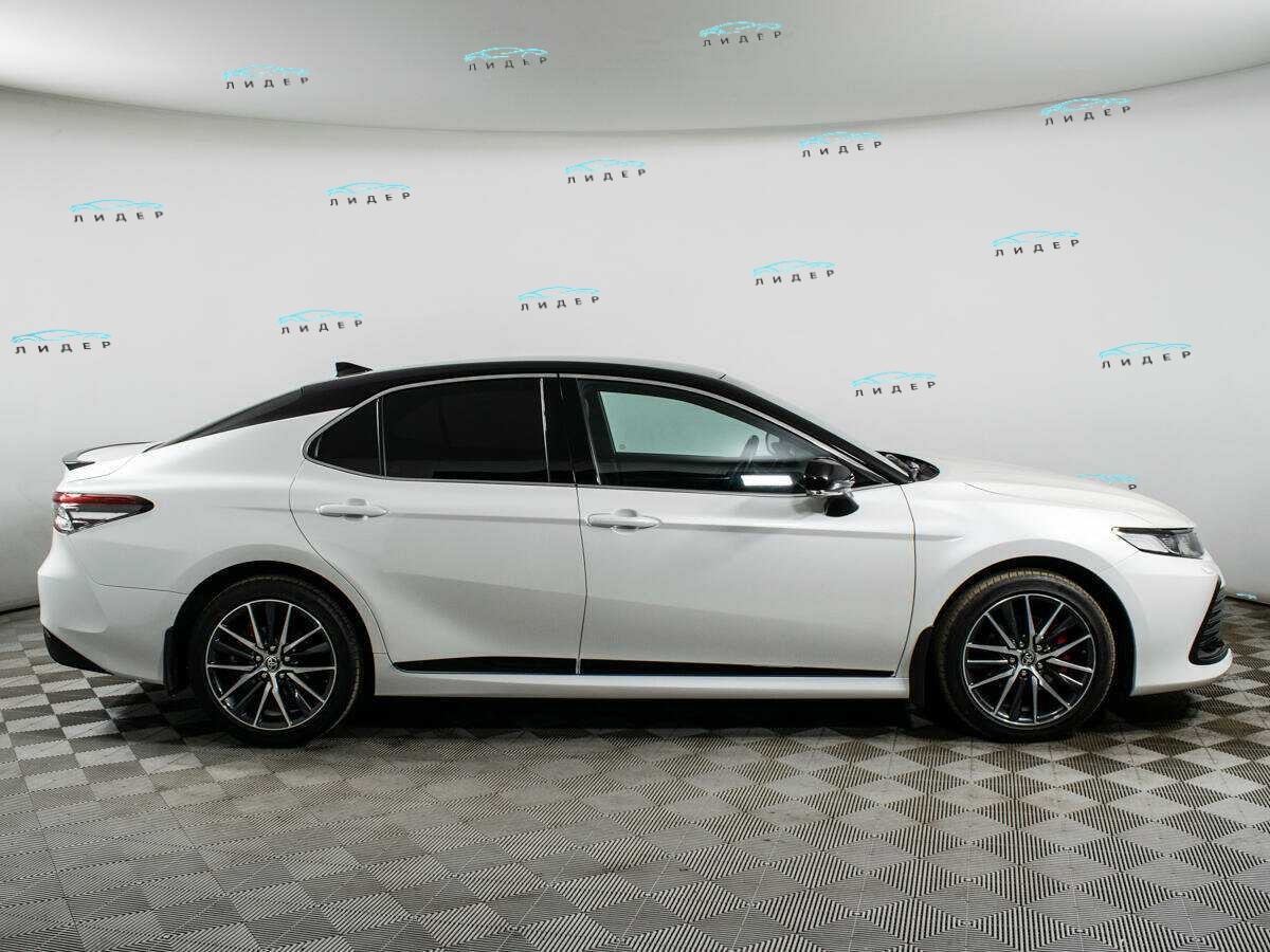 Б/У Тойота Камри 2021 года. Фото: #3