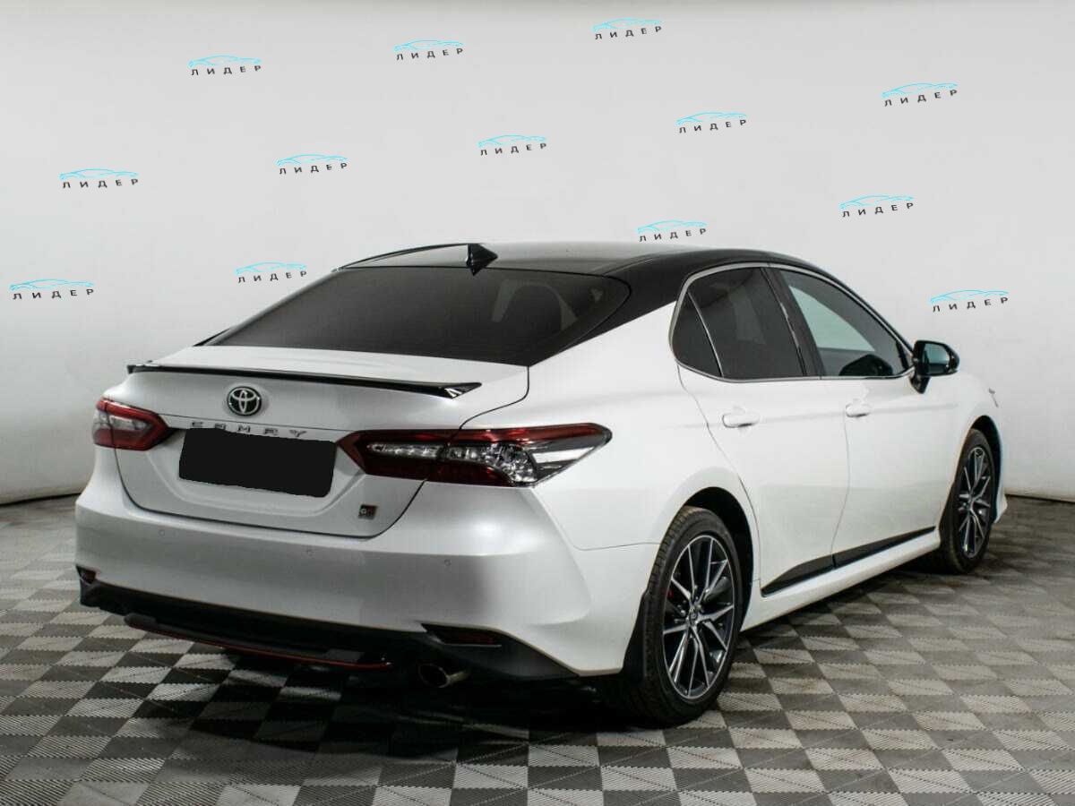 Б/У Тойота Камри 2021 года. Фото: #4
