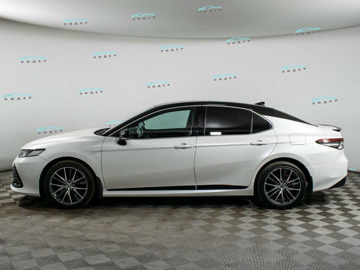 Б/У Тойота Камри 2021 года. Фото: #7