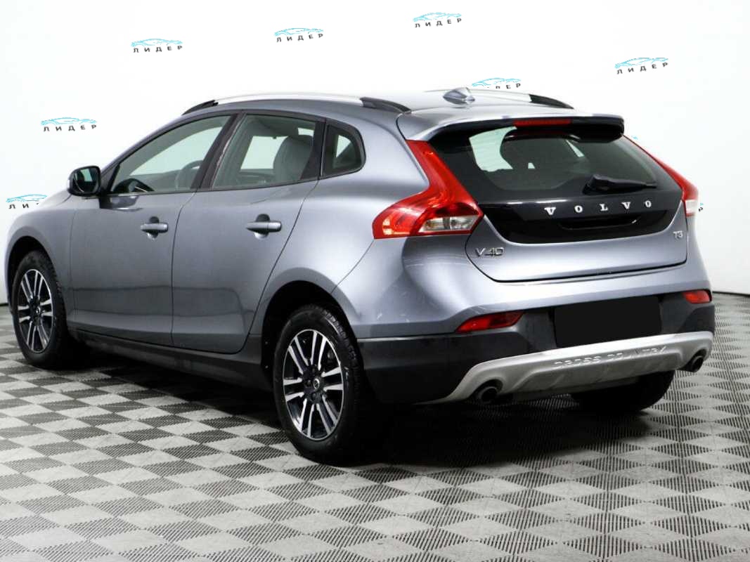 Б/У Вольво В40 Кросс Кантри 2017 года. Фото: #6