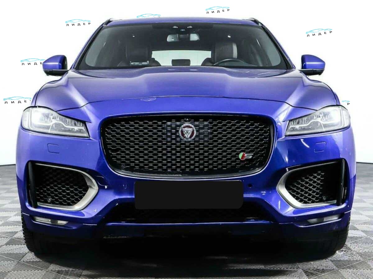 Б/У Ягуар Ф-Пэйс 2018 года. Фото: #1