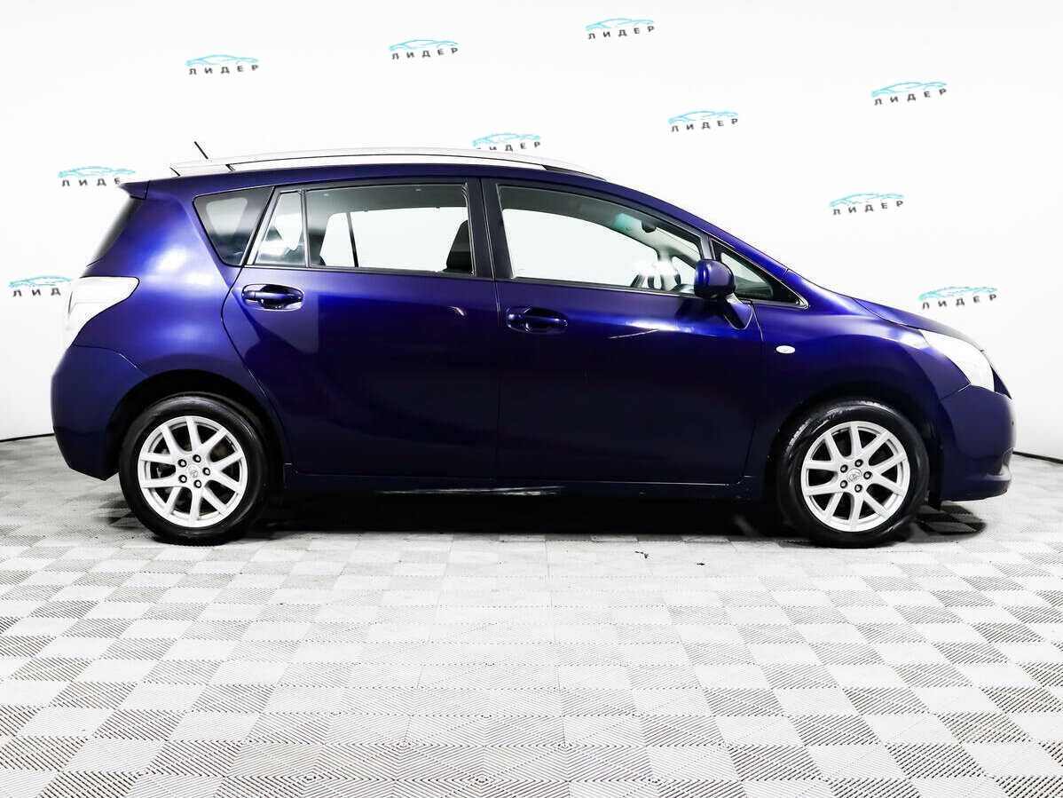 Б/У Тойота Версо 2010 года. Фото: #3