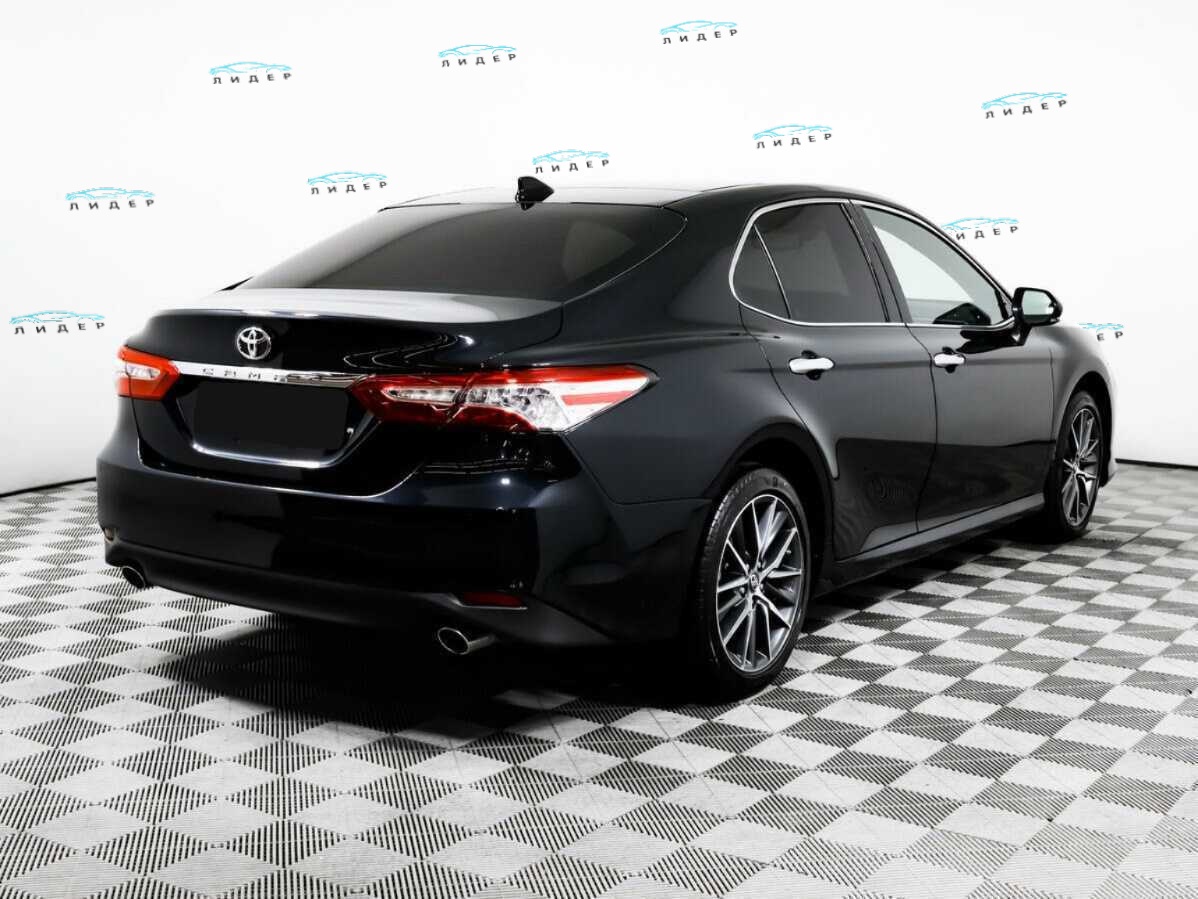 Б/У Тойота Камри 2022 года. Фото: #4
