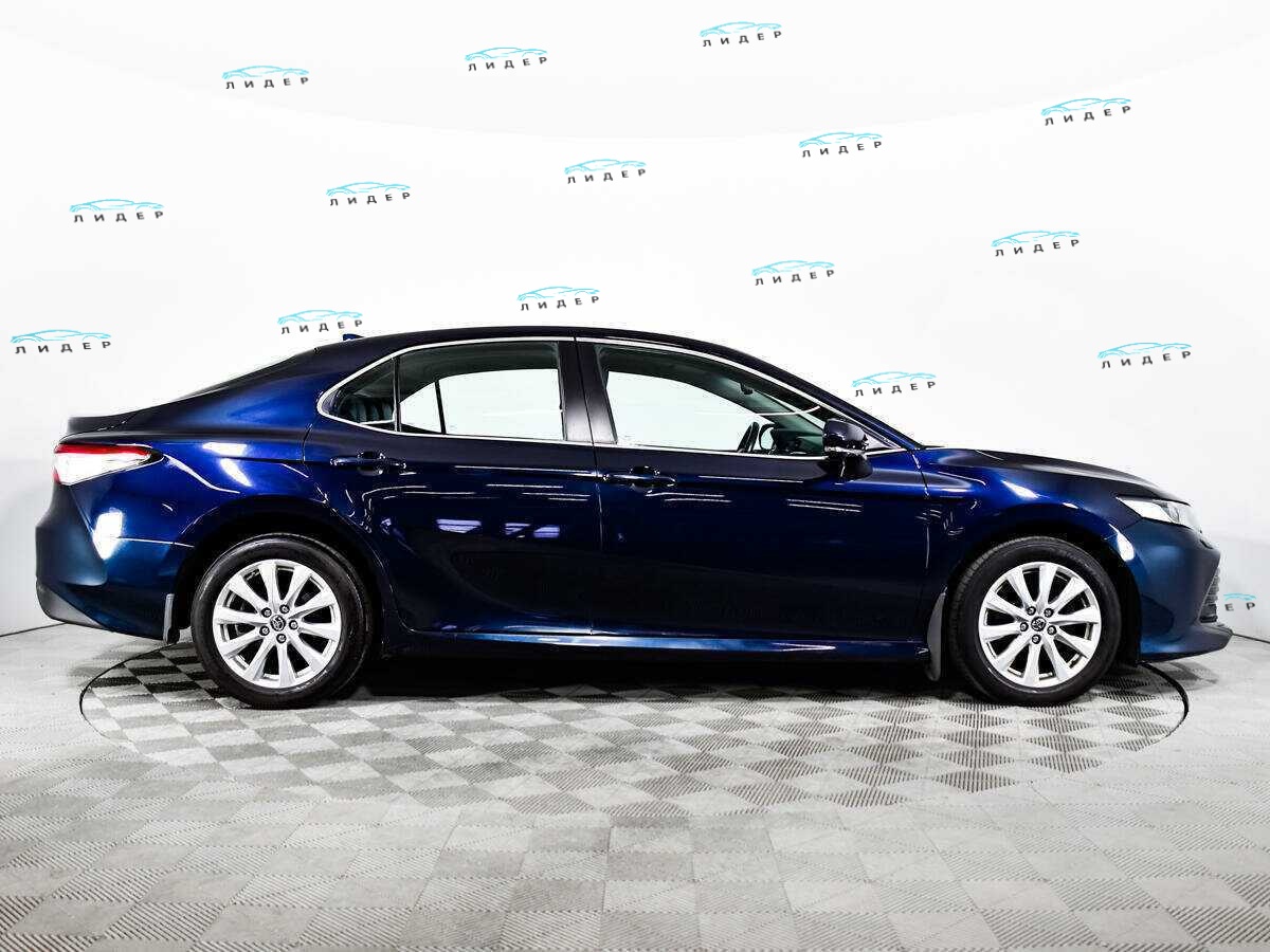 Б/У Тойота Камри 2019 года. Фото: #3