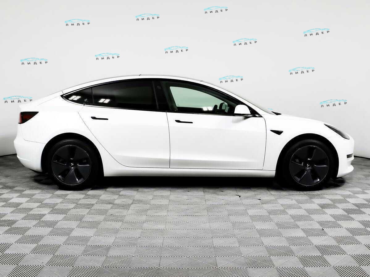Б/У Тесла Модел 3 2022 года. Фото: #3