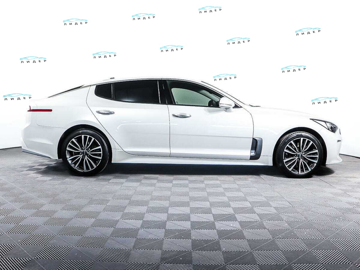 Б/У Киа Стингер 2018 года. Фото: #3