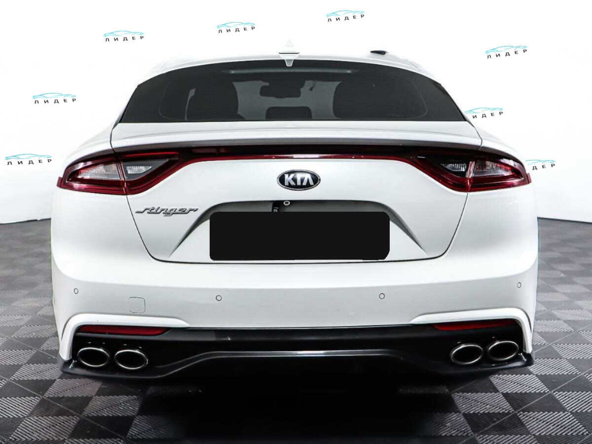 Б/У Киа Стингер 2018 года. Фото: #5