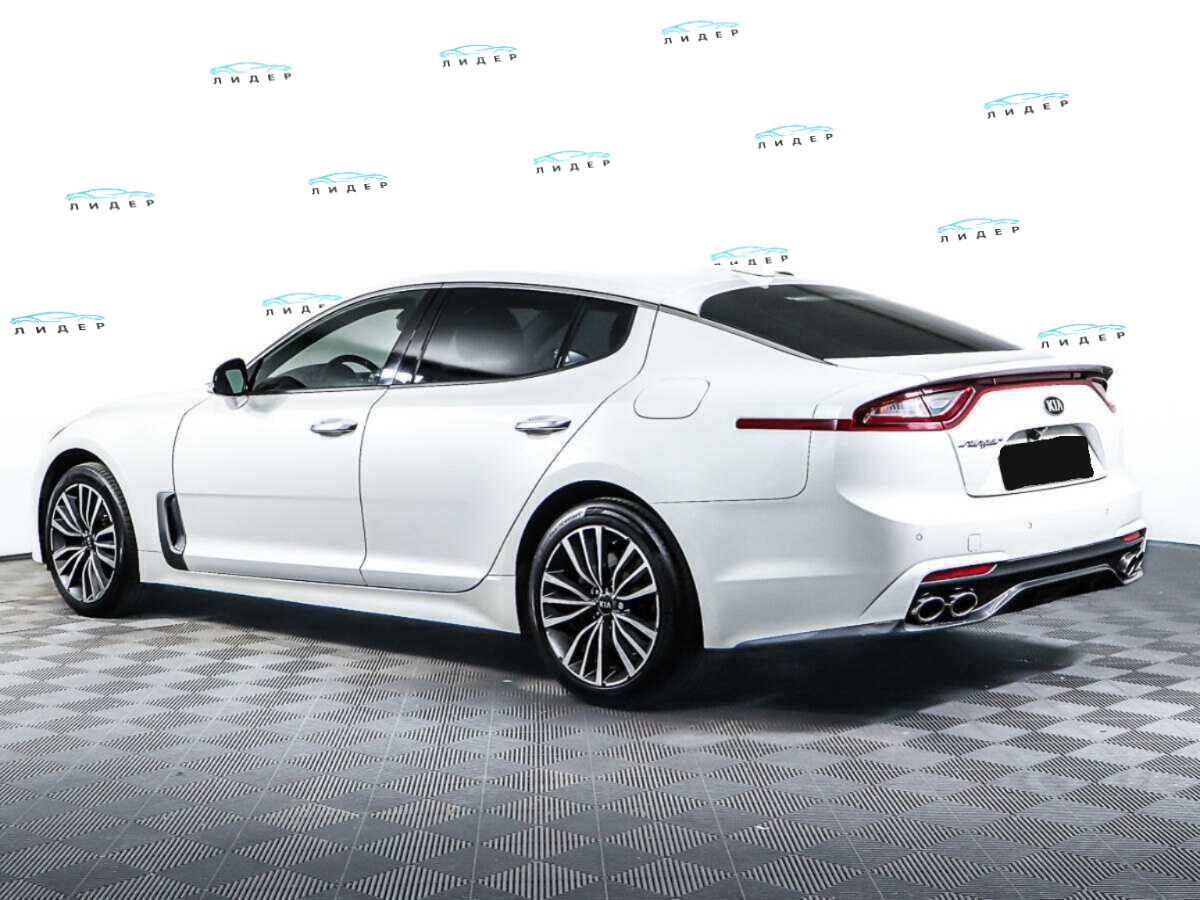 Б/У Киа Стингер 2018 года. Фото: #6