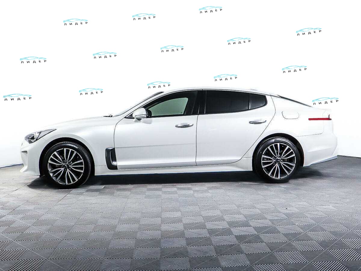 Б/У Киа Стингер 2018 года. Фото: #7