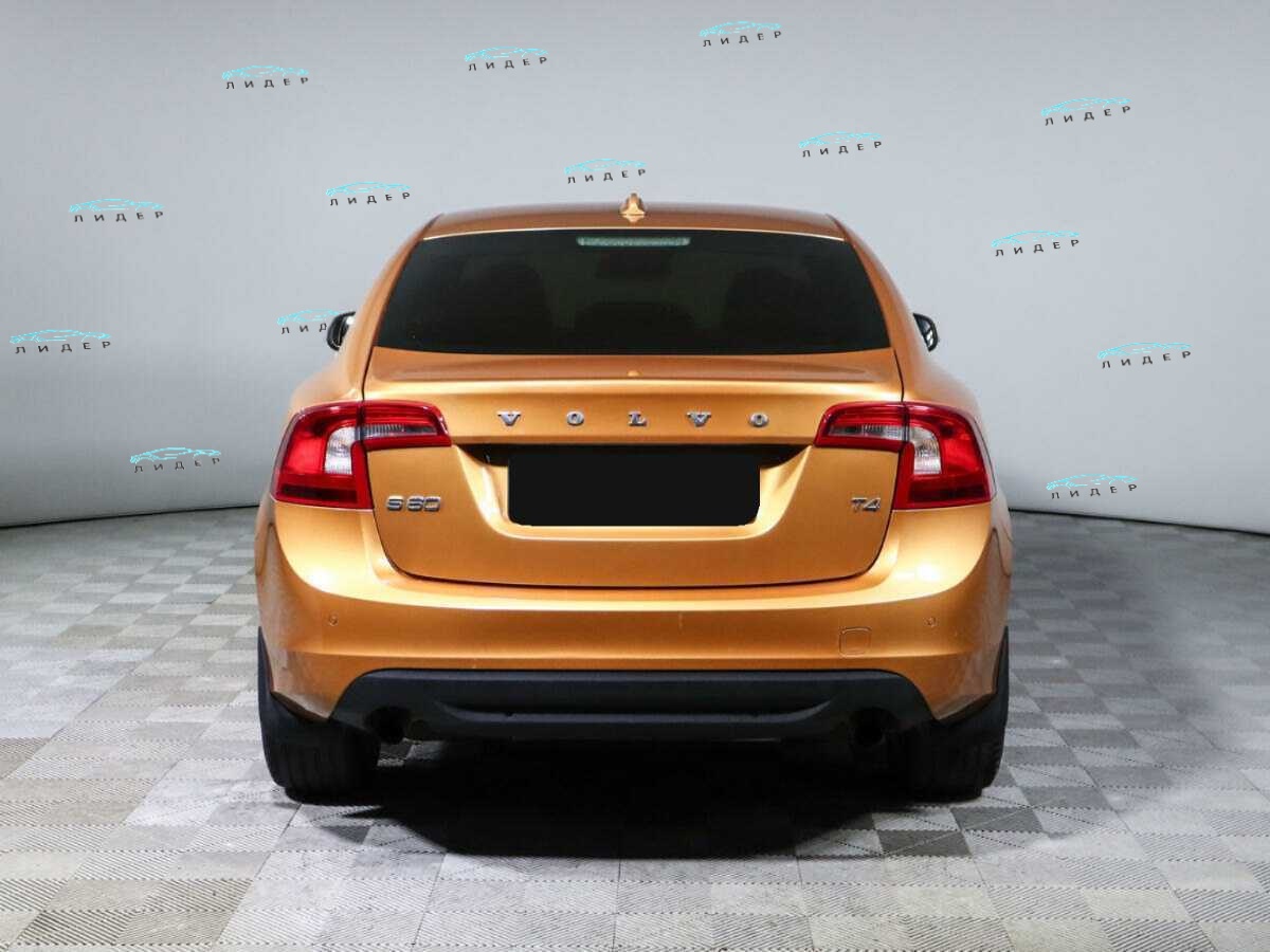 Б/У Вольво С60 2011 года. Фото: #4