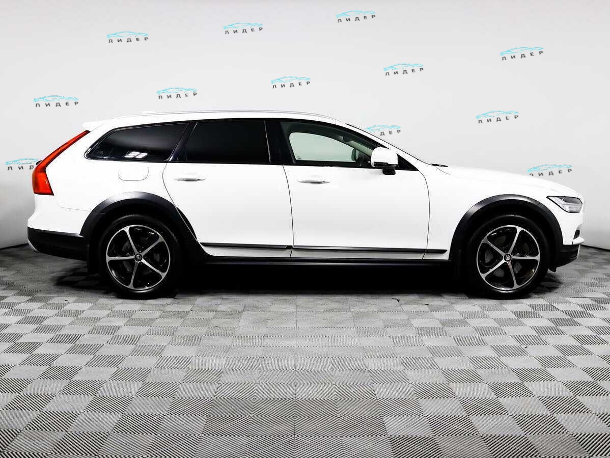 Б/У Вольво В90 Кросс Кантри 2019 года. Фото: #3