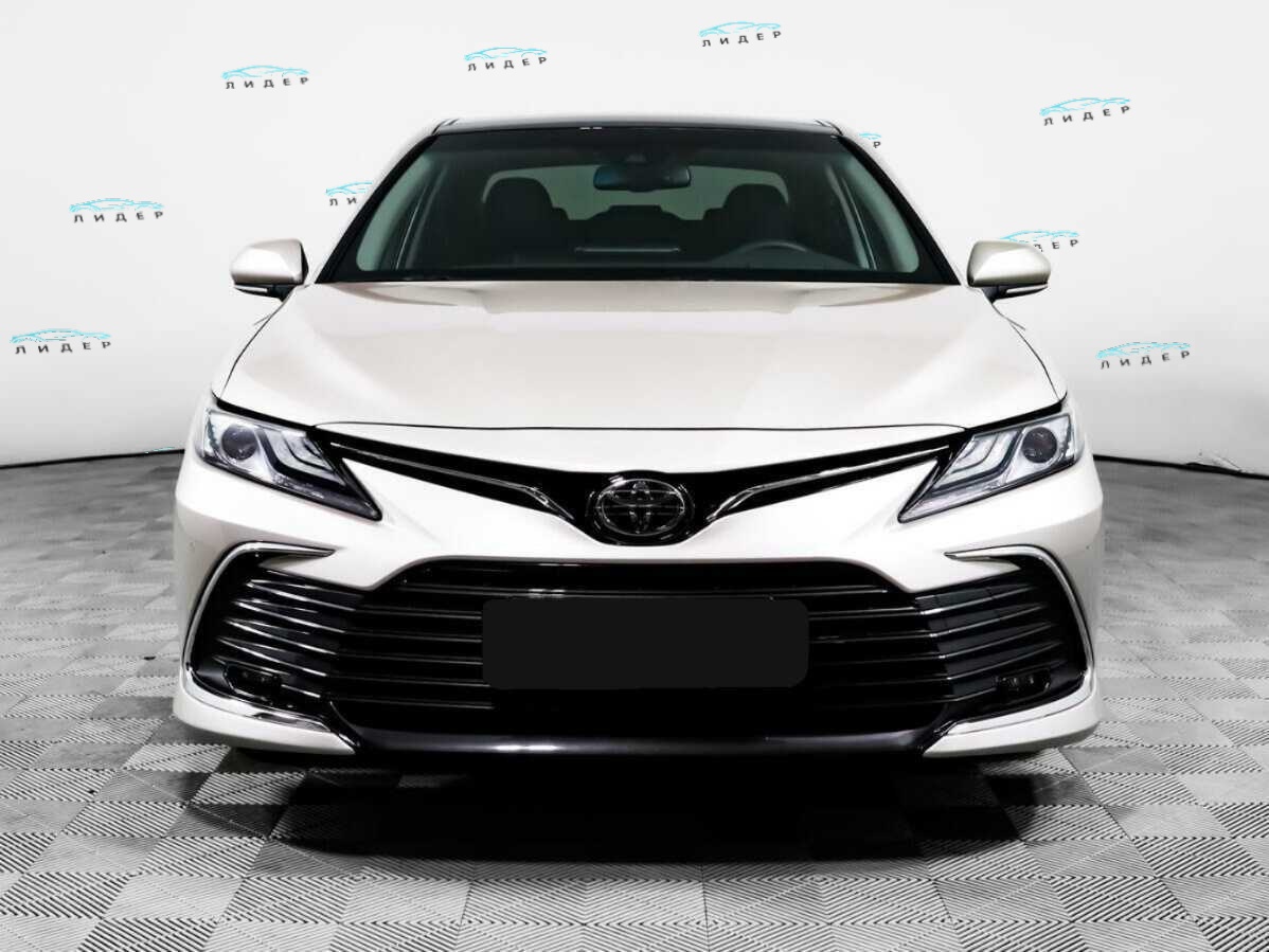 Б/У Тойота Камри 2022 года. Фото: #1