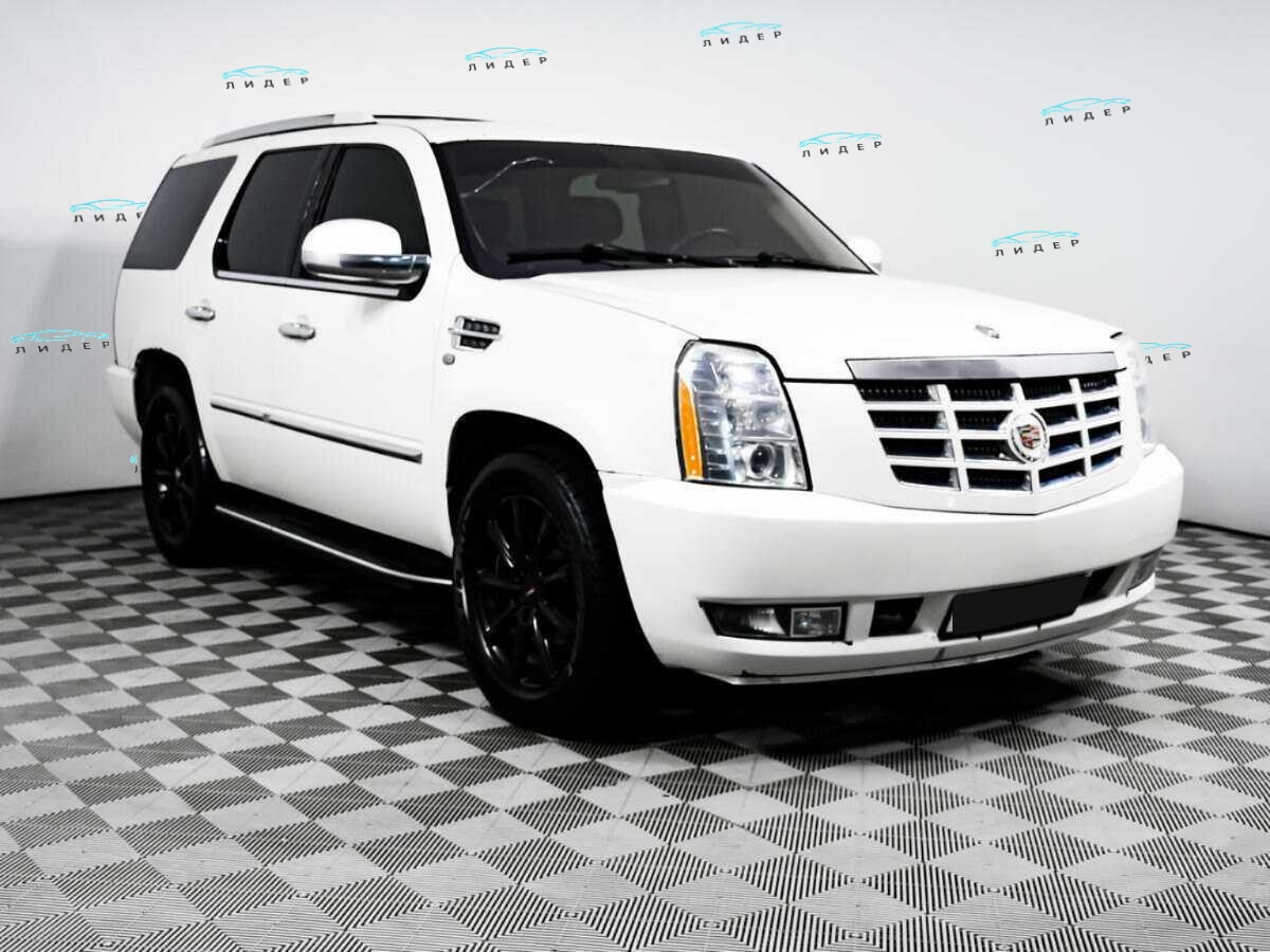 Б/У Кадиллак Эскалэйд 2010 года. Фото: #2