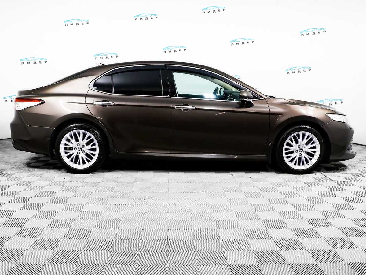 Б/У Тойота Камри 2020 года. Фото: #3