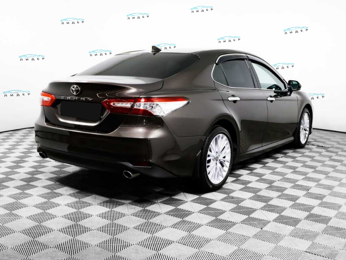 Б/У Тойота Камри 2020 года. Фото: #4