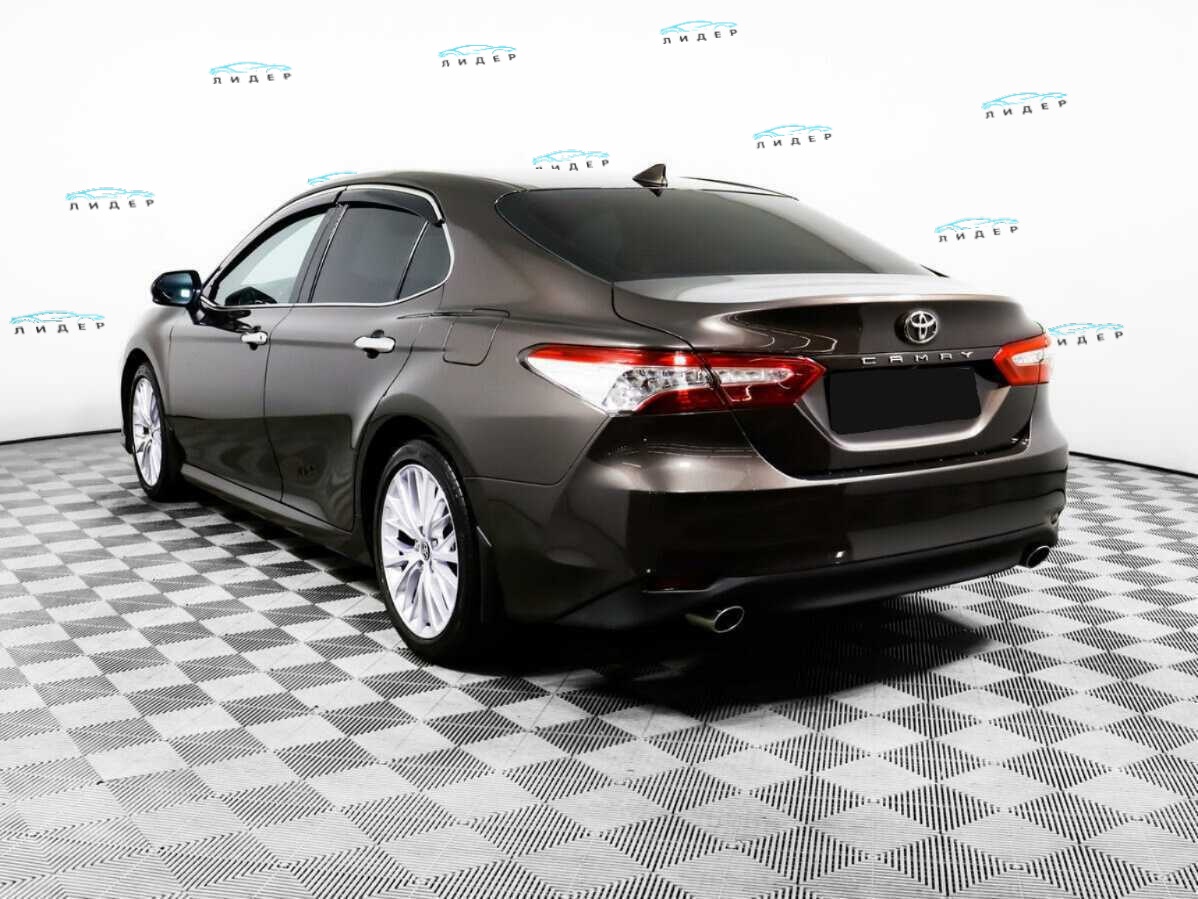 Б/У Тойота Камри 2020 года. Фото: #6