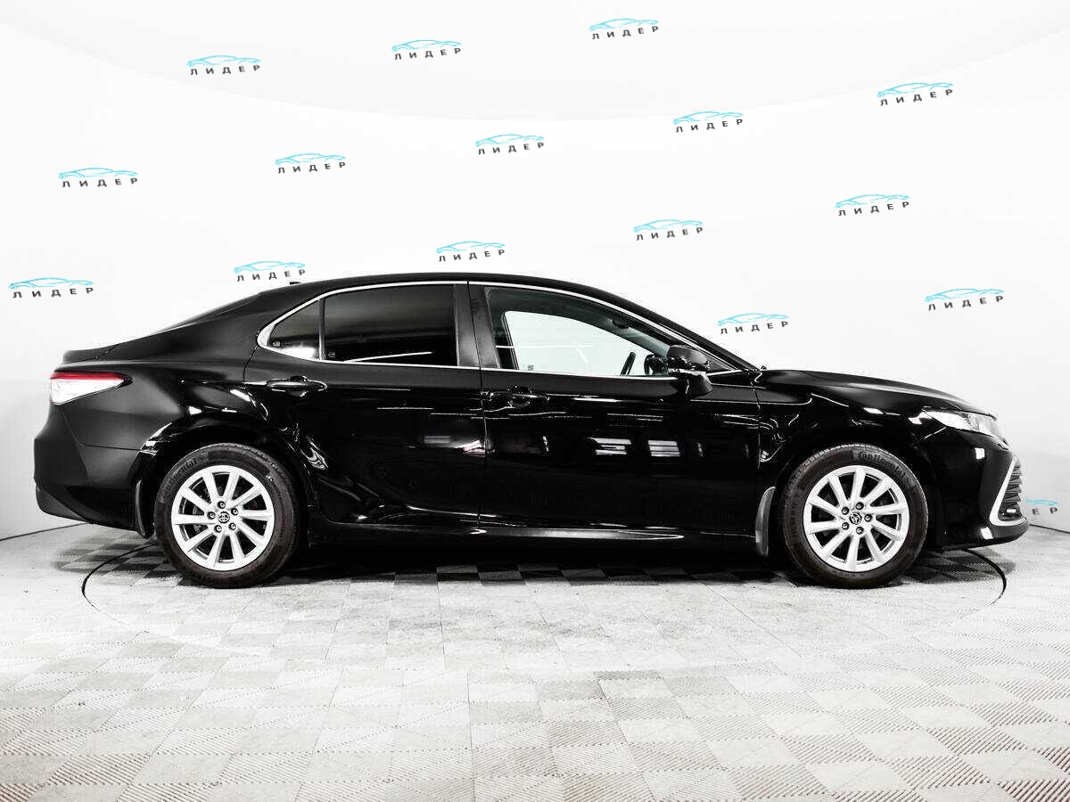 Б/У Тойота Камри 2021 года. Фото: #3