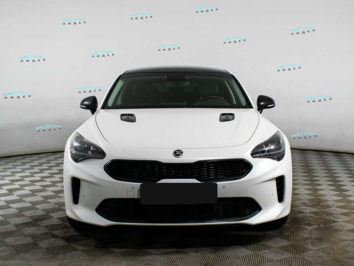 Б/У Киа Стингер 2021 года. Фото: #1