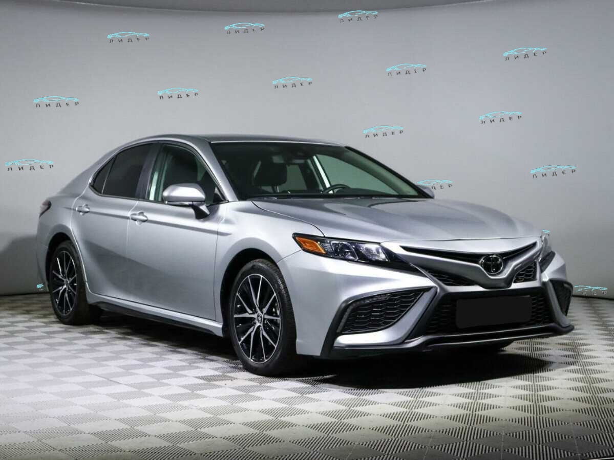 Б/У Тойота Камри 2022 года. Фото: #2