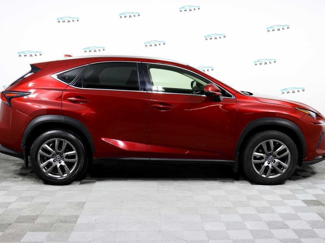 Б/У Лексус Н-Икс 2018 года. Фото: #3