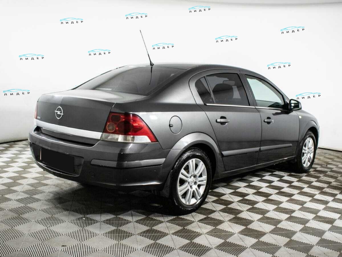 Б/У Опель Астра 2011 года. Фото: #4