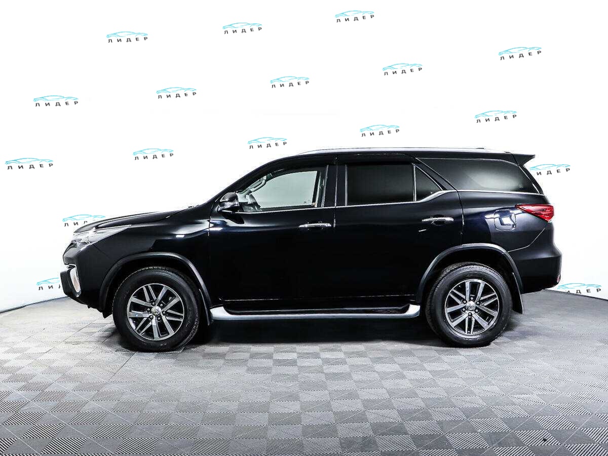 Б/У Тойота Фортюнер 2017 года. Фото: #7