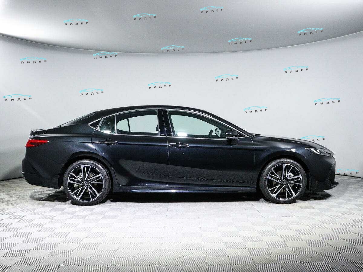 Б/У Тойота Камри 2024 года. Фото: #3