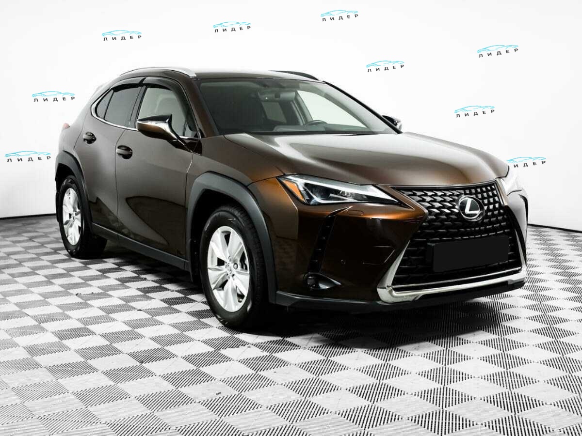 Б/У Лексус У-Икс 2019 года. Фото: #2