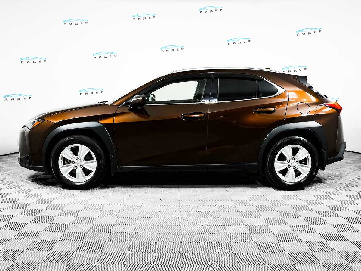 Б/У Лексус У-Икс 2019 года. Фото: #7