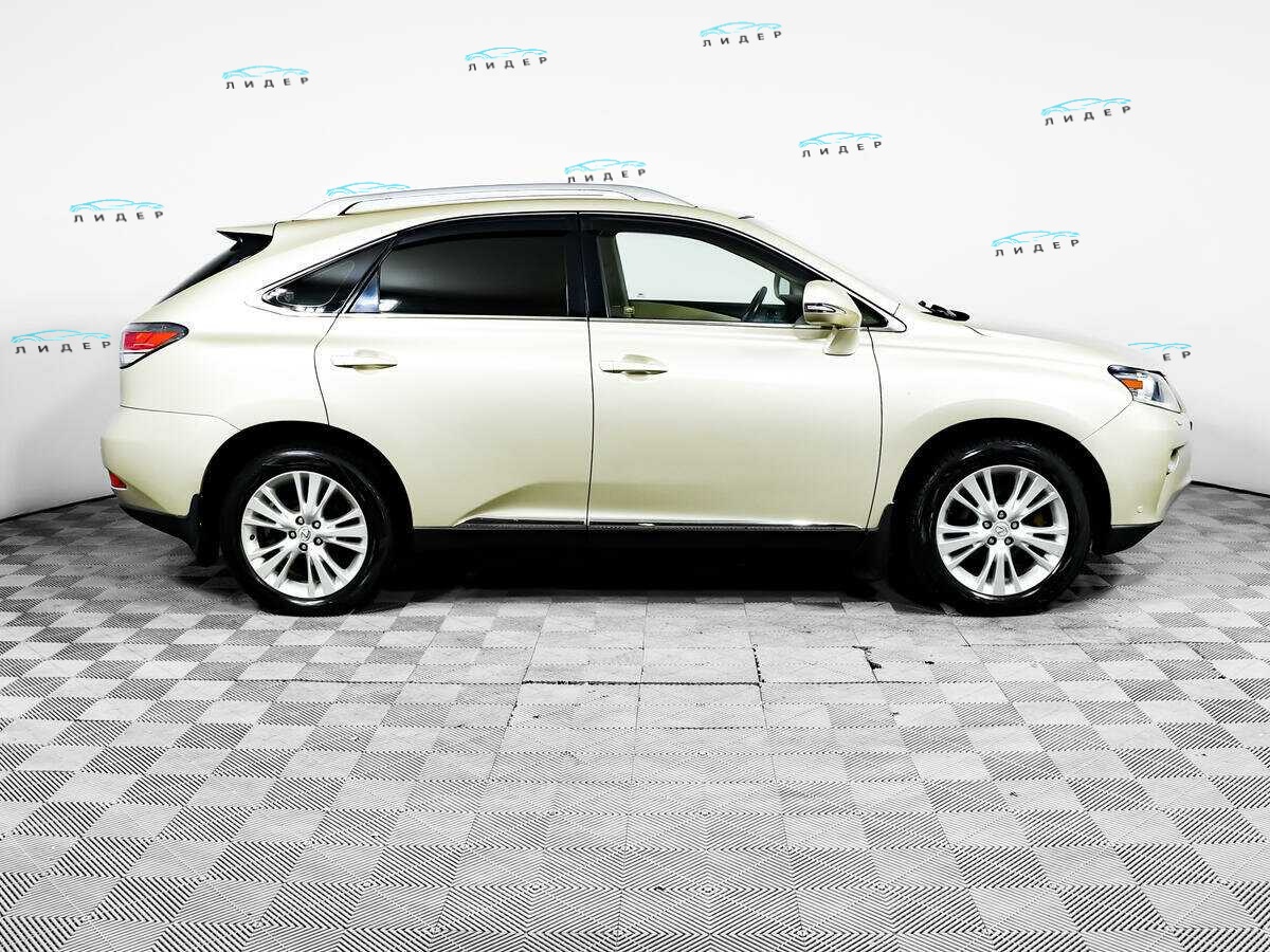 Б/У Лексус Р-Икс 2012 года. Фото: #3