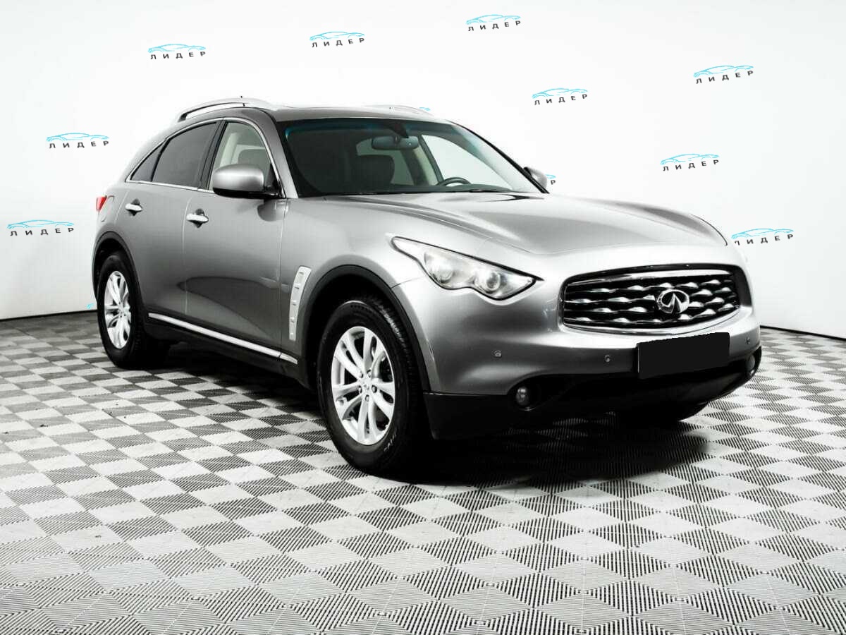 Б/У Инфинити Ф-Икс 2010 года. Фото: #2