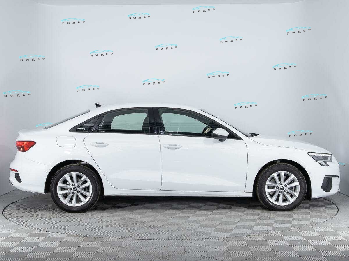 Б/У Ауди А3 2021 года. Фото: #3