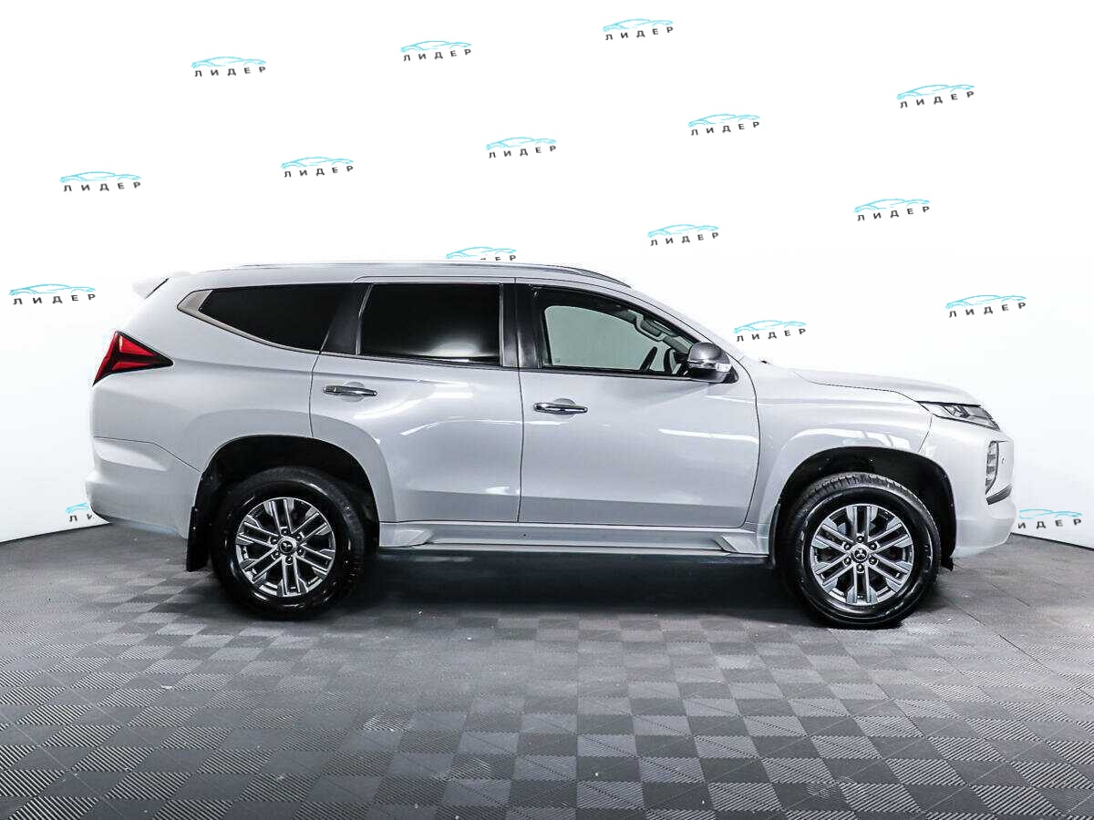 Б/У Митсубиши Паджеро Спорт 2020 года. Фото: #3