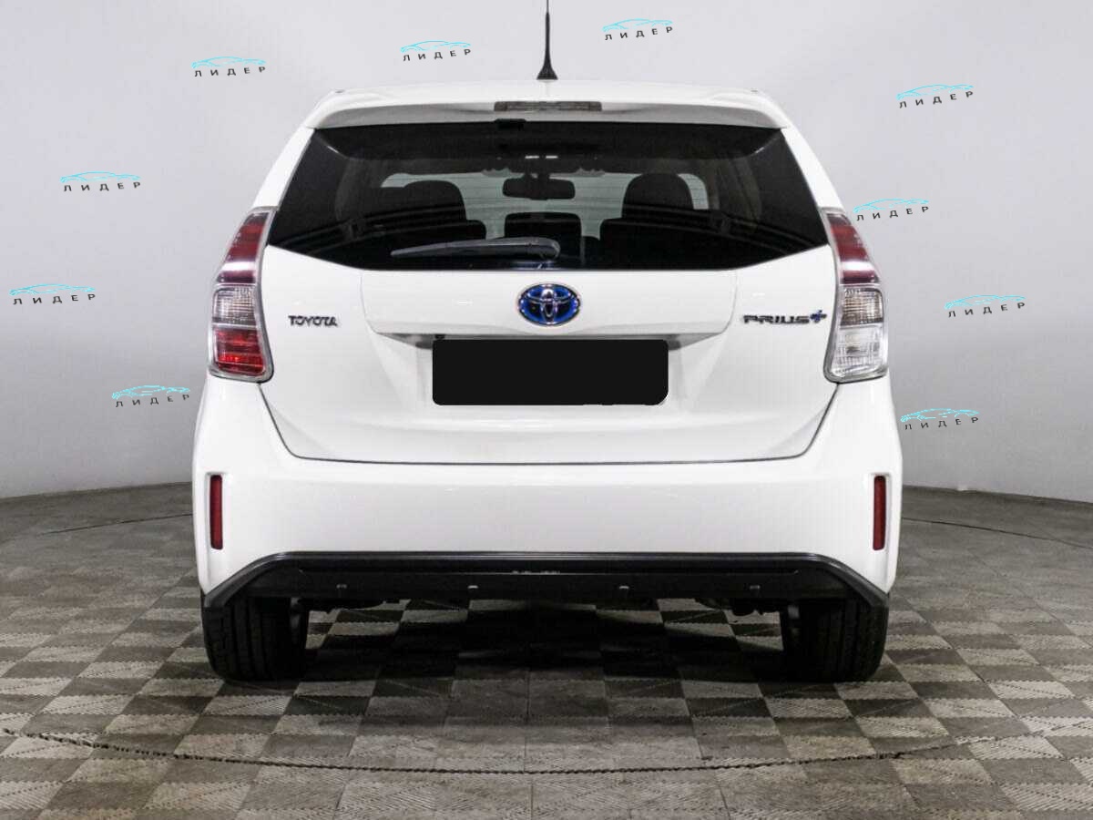 Б/У Тойота Приус в (+) 2015 года. Фото: #5