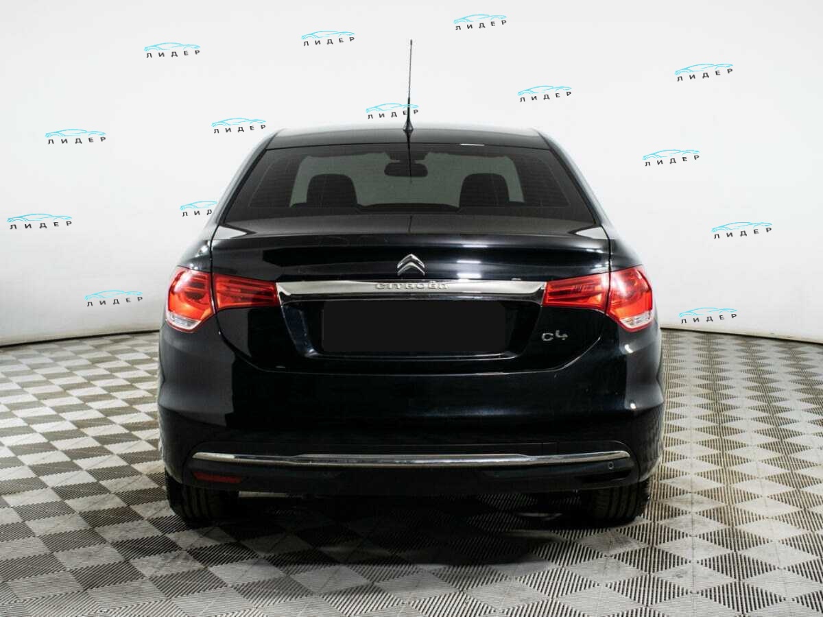 Б/У Ситроен Ц4 2018 года. Фото: #4