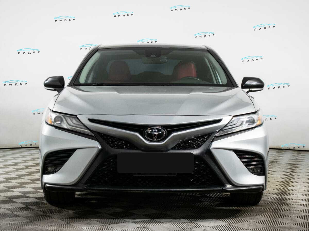 Б/У Тойота Камри 2019 года. Фото: #1