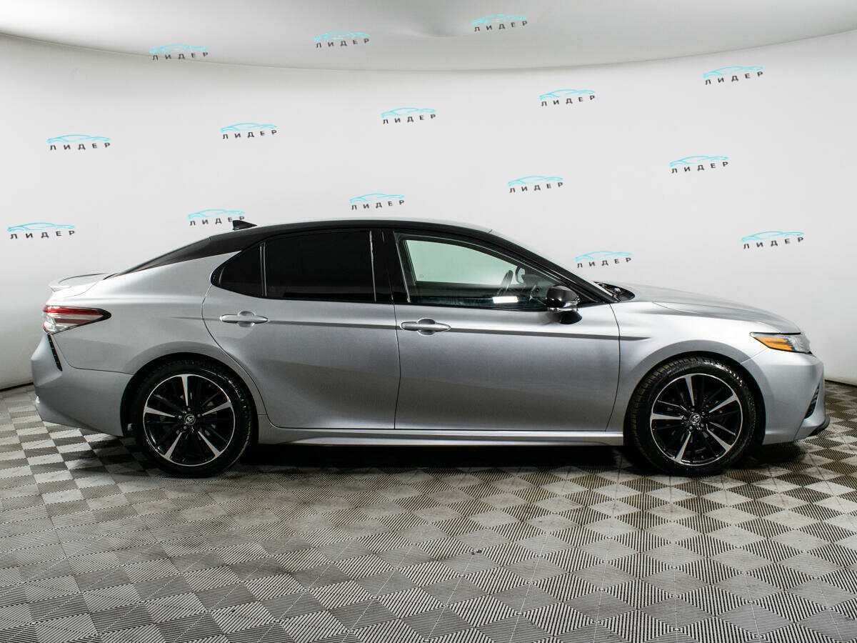 Б/У Тойота Камри 2019 года. Фото: #3