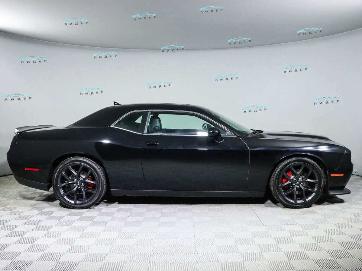 Б/У Додж Челленджер 2022 года. Фото: #3