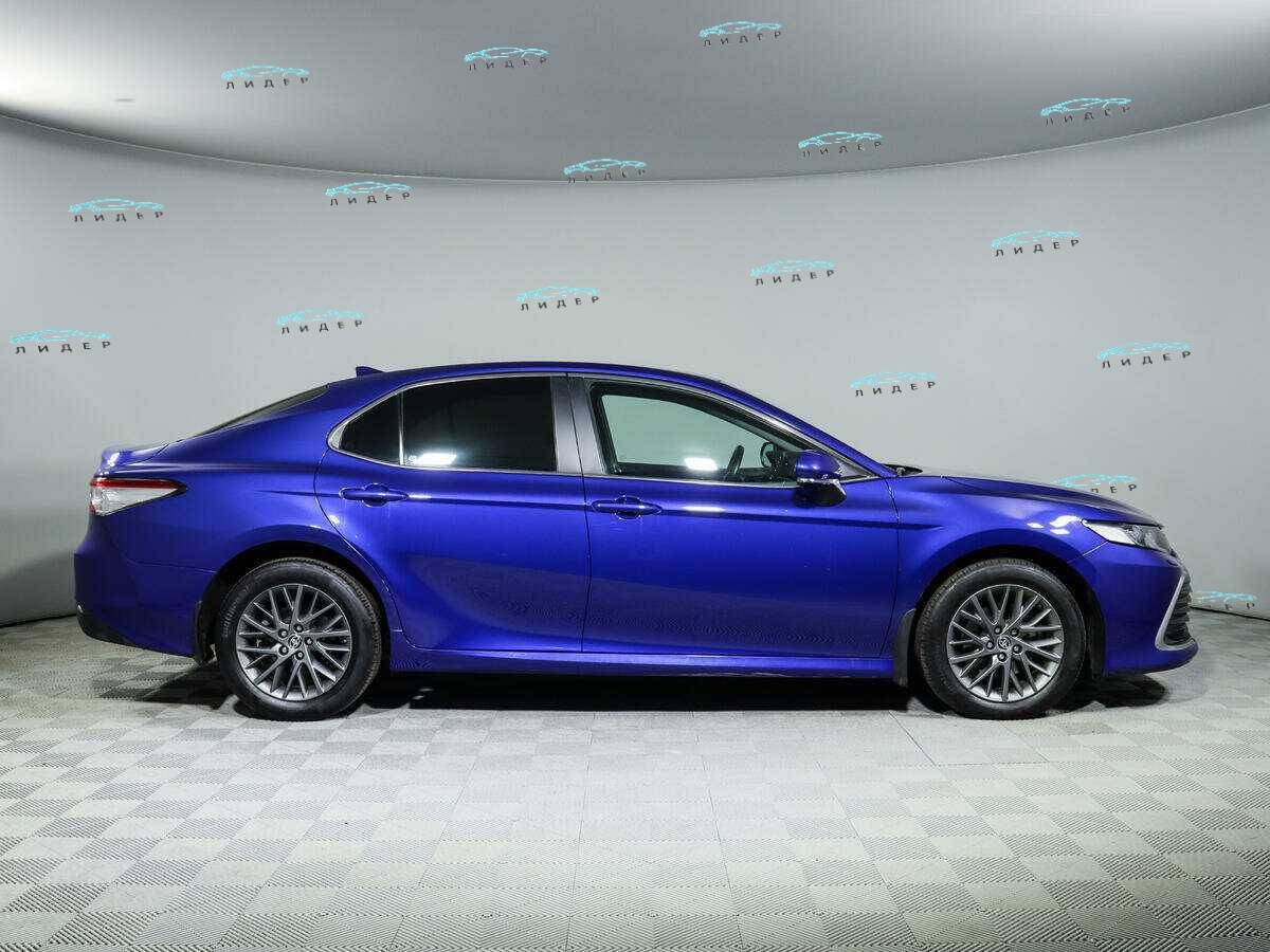 Б/У Тойота Камри 2021 года. Фото: #3