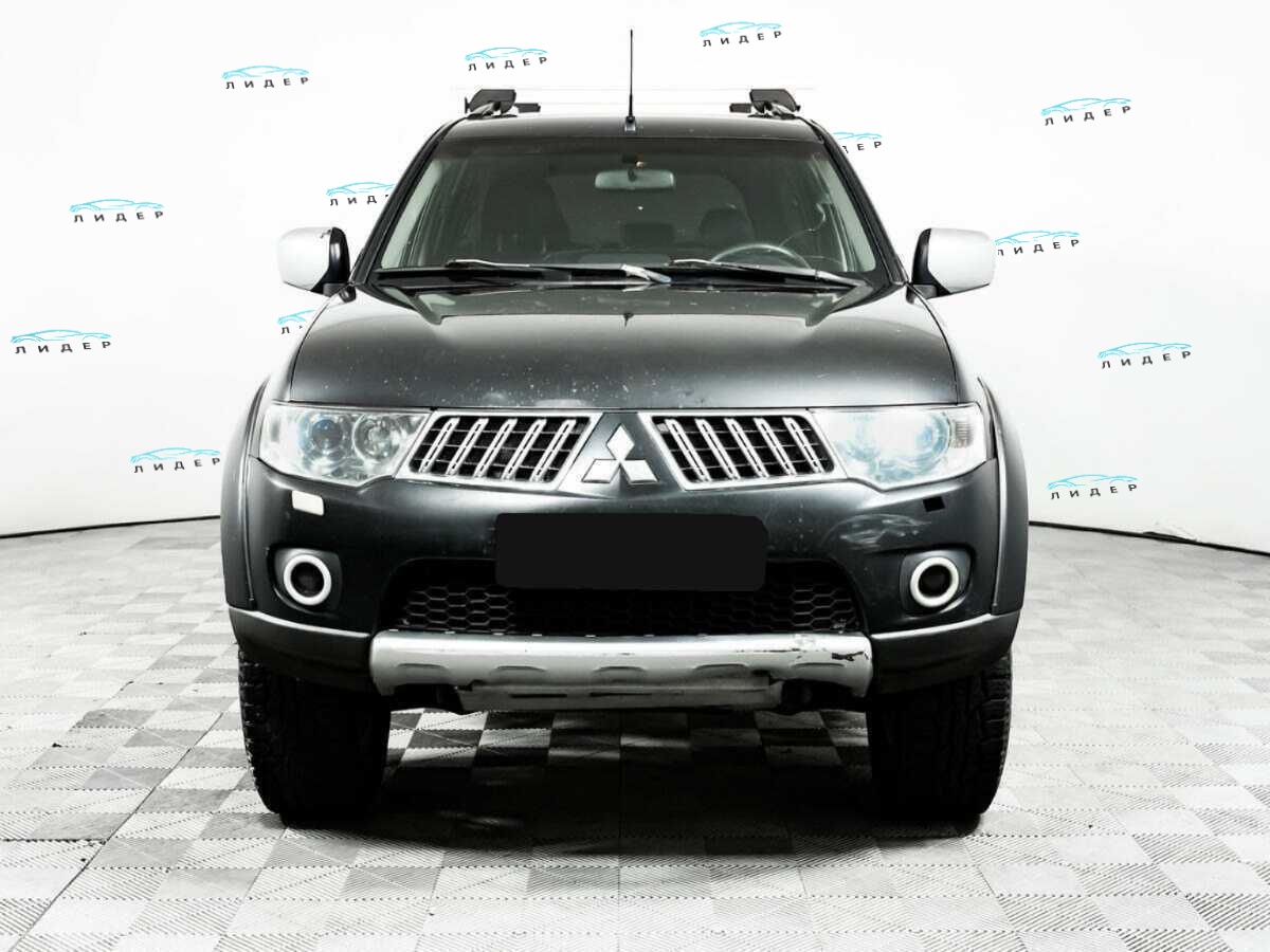 Б/У Митсубиши Паджеро Спорт 2010 года. Фото: #1