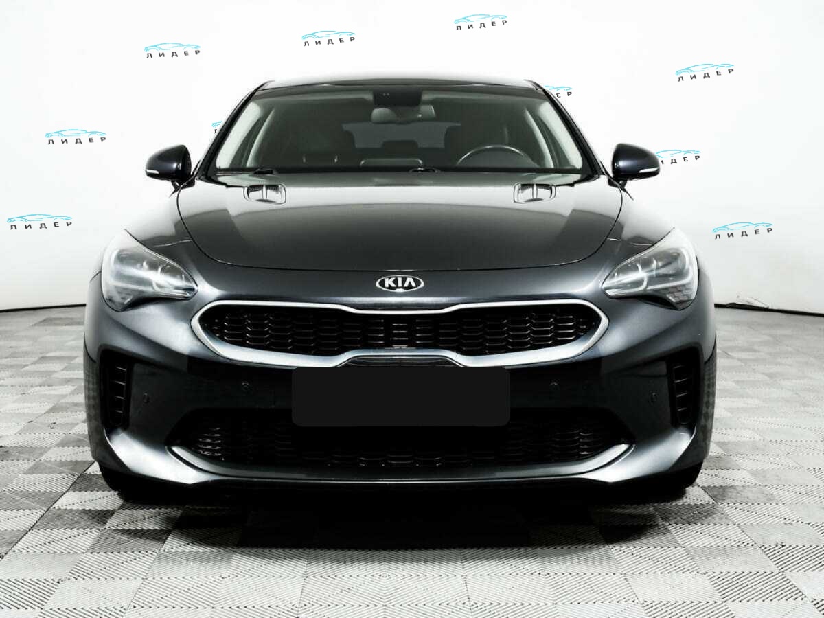 Б/У Киа Стингер 2018 года. Фото: #1