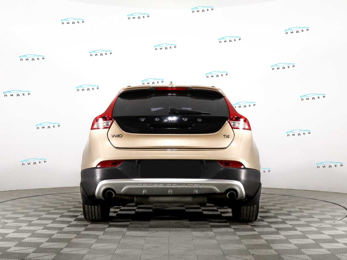 Б/У Вольво В40 Кросс Кантри 2014 года. Фото: #5