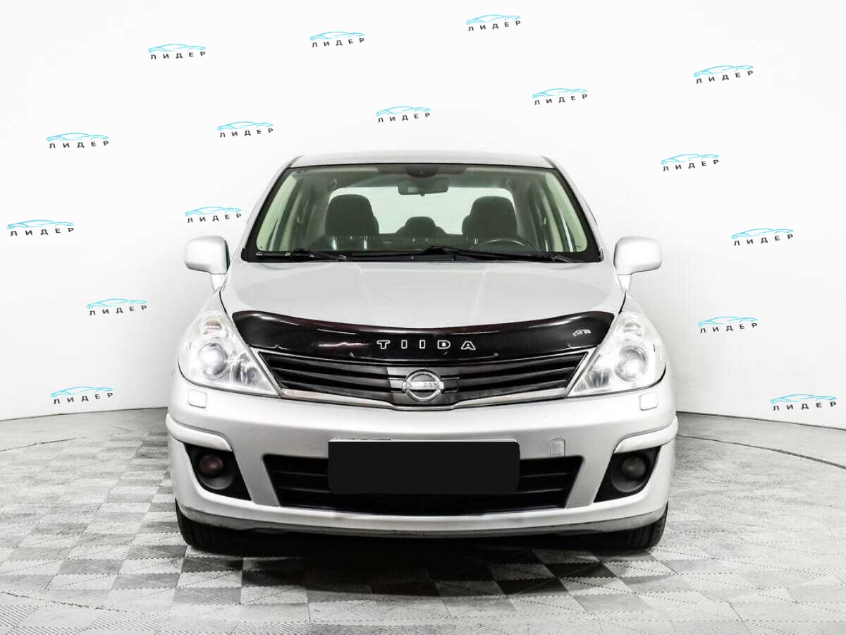 Б/У Ниссан Тиида 2011 года. Фото: #1