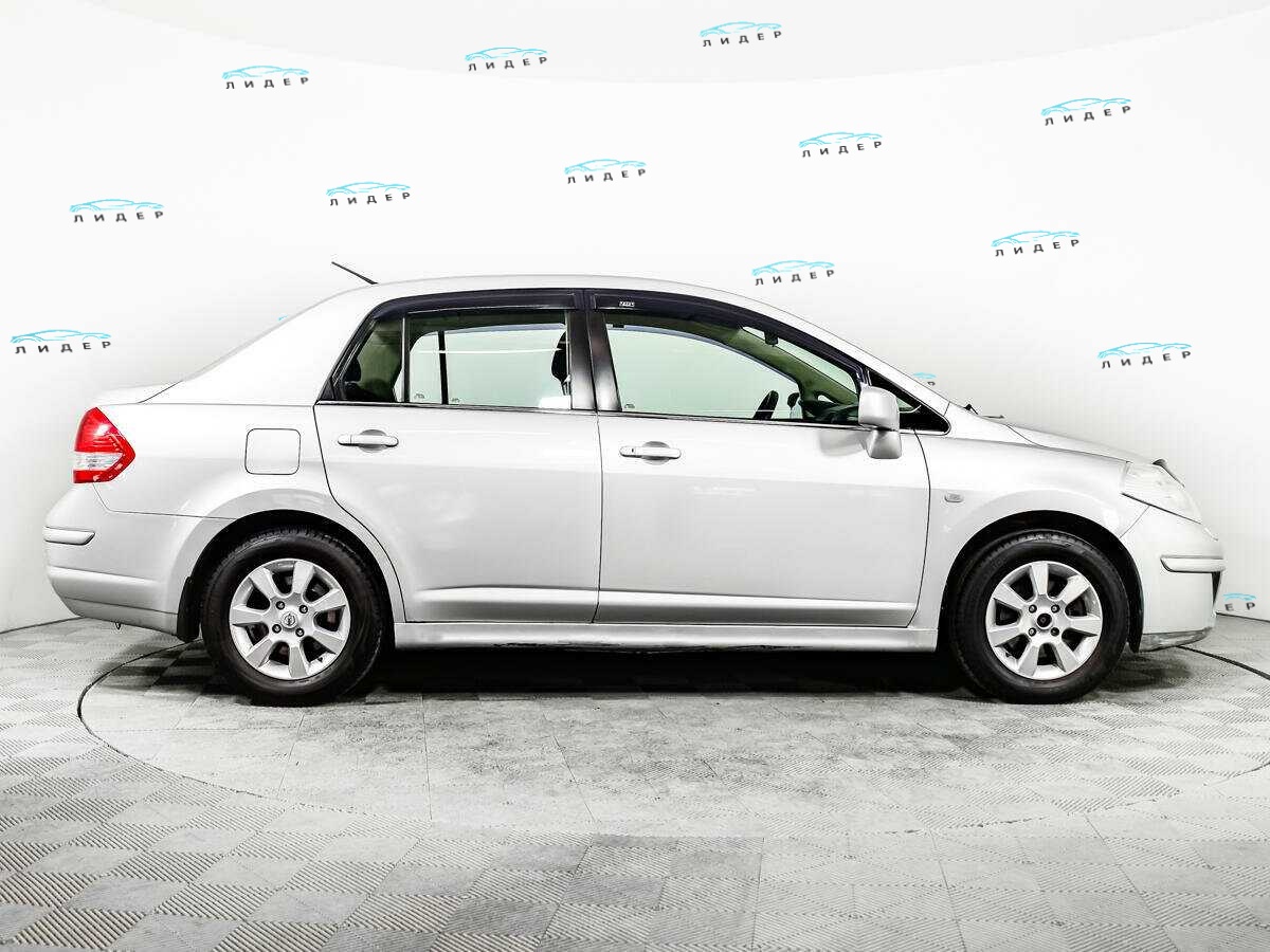 Б/У Ниссан Тиида 2011 года. Фото: #3