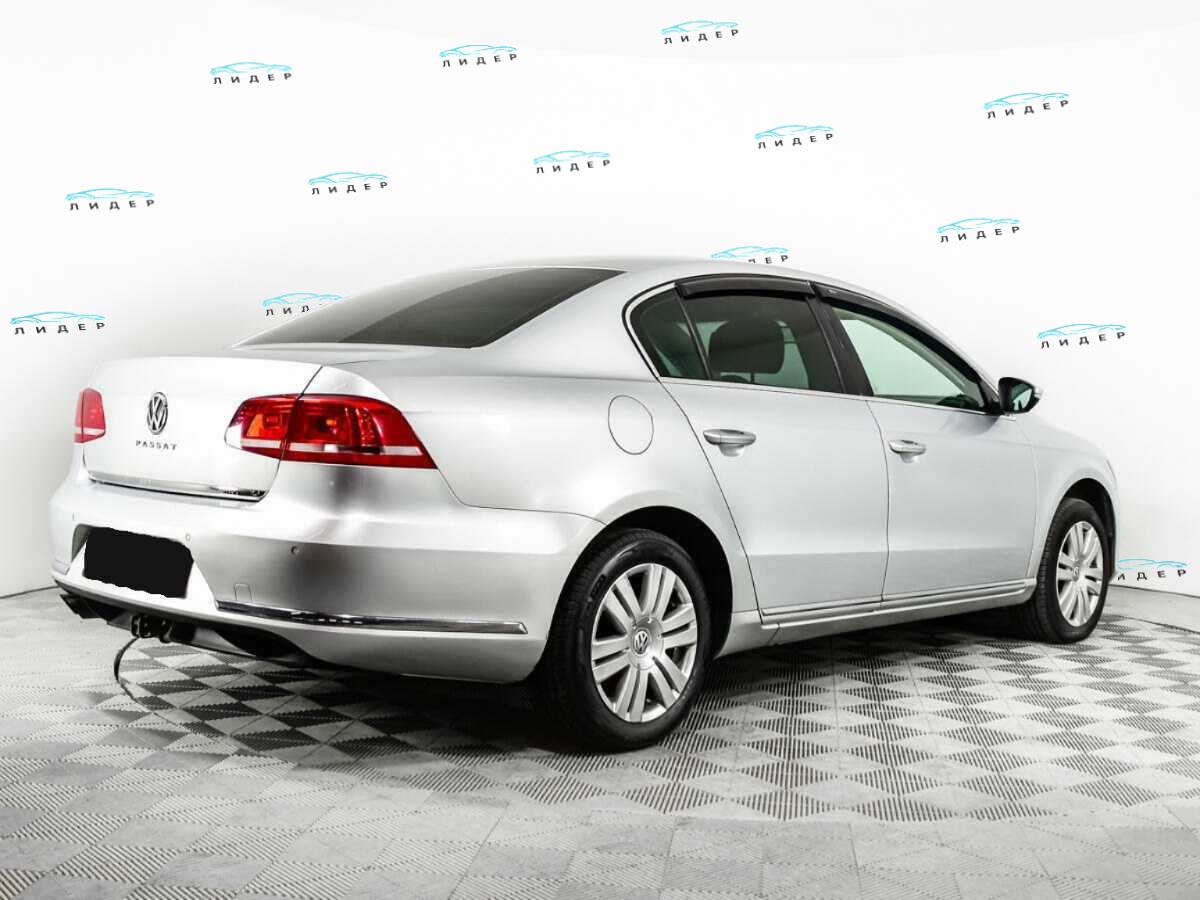 Б/У Фольксваген Пассат 2011 года. Фото: #4