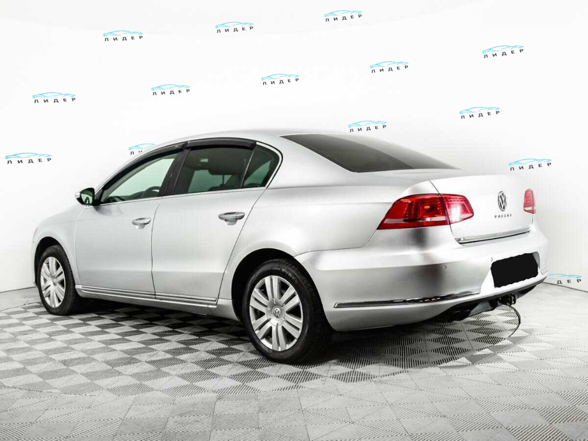 Б/У Фольксваген Пассат 2011 года. Фото: #6