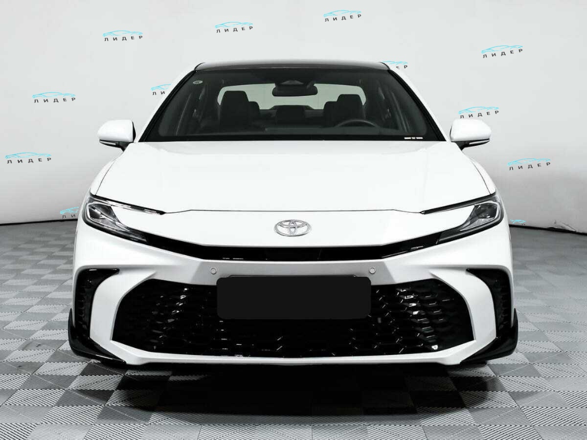 Б/У Тойота Камри 2024 года. Фото: #1