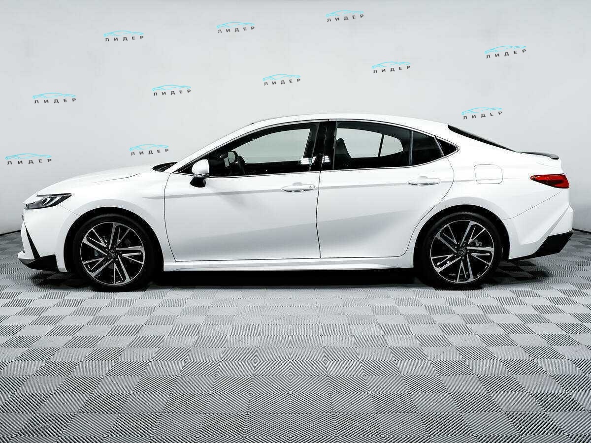 Б/У Тойота Камри 2024 года. Фото: #7