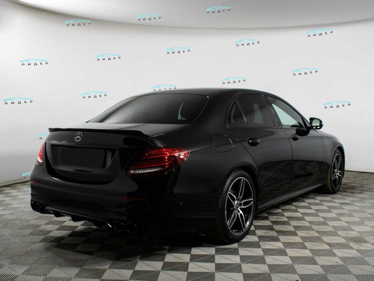 Б/У Мерседес-Бенц Е-Класс 2017 года. Фото: #4