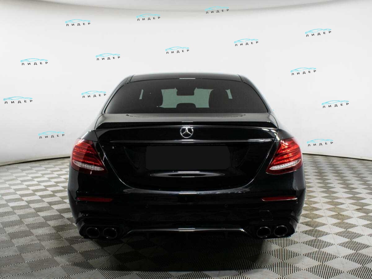 Б/У Мерседес-Бенц Е-Класс 2017 года. Фото: #5